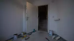 remont mieszkania w bloku w jakich godzinach